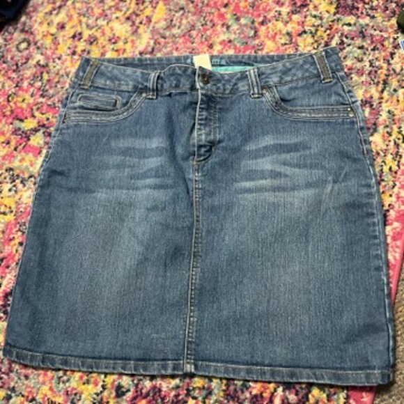 0324-02 Sonoma Denim Skirt Jean Skirt Size 16 - Picture 1 of 3